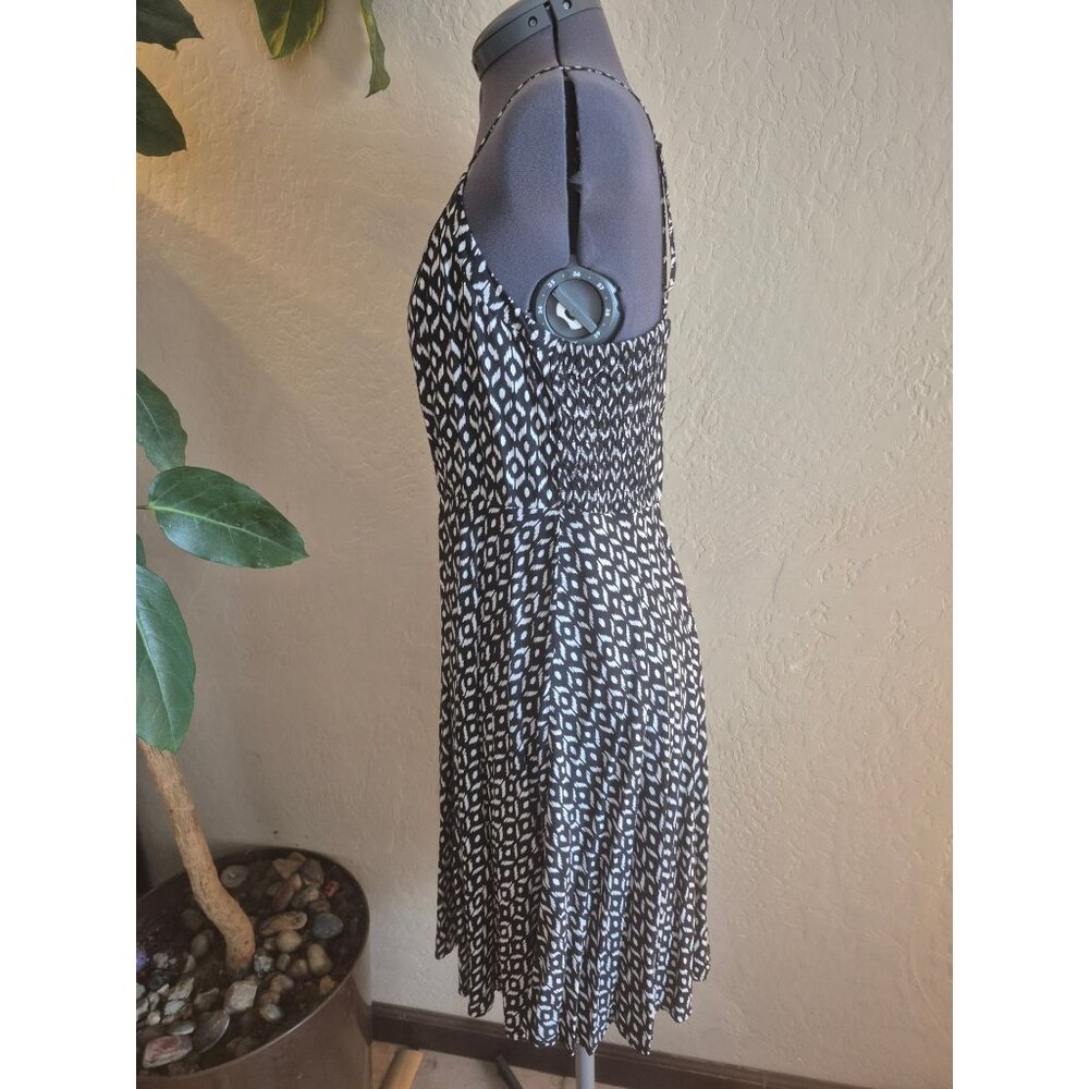 Old Navy Black & White Printed Spaghetti Strap Flowy Dress Size Large - Picture 3 of 7